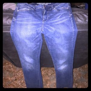 AEO Women’s Size 12 xlong skinny kick jeans.